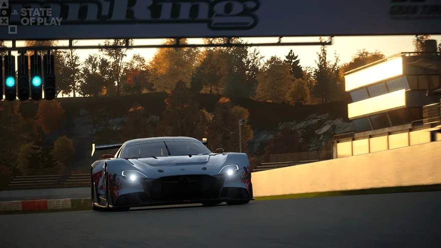 Гоночный автомобиль на трассе Autumn Ring в Gran Turismo 7