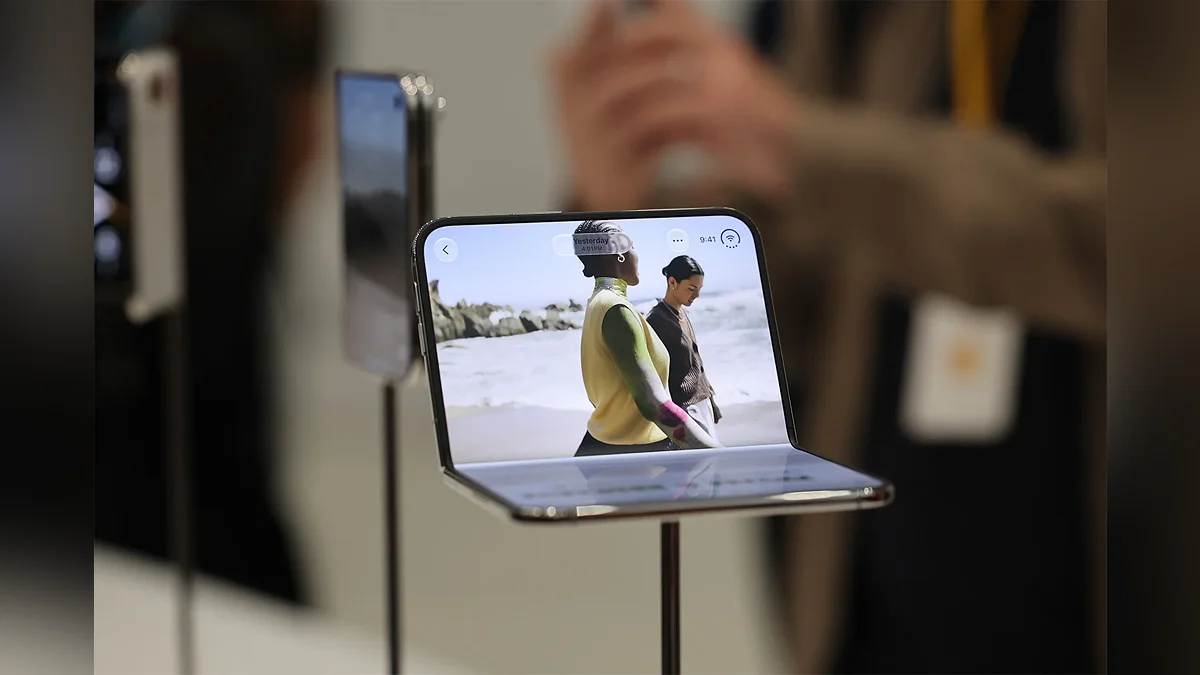 «Мне становится не по себе»: в Apple объяснили, почему защитные стёкла на iPhone раздражают компанию
